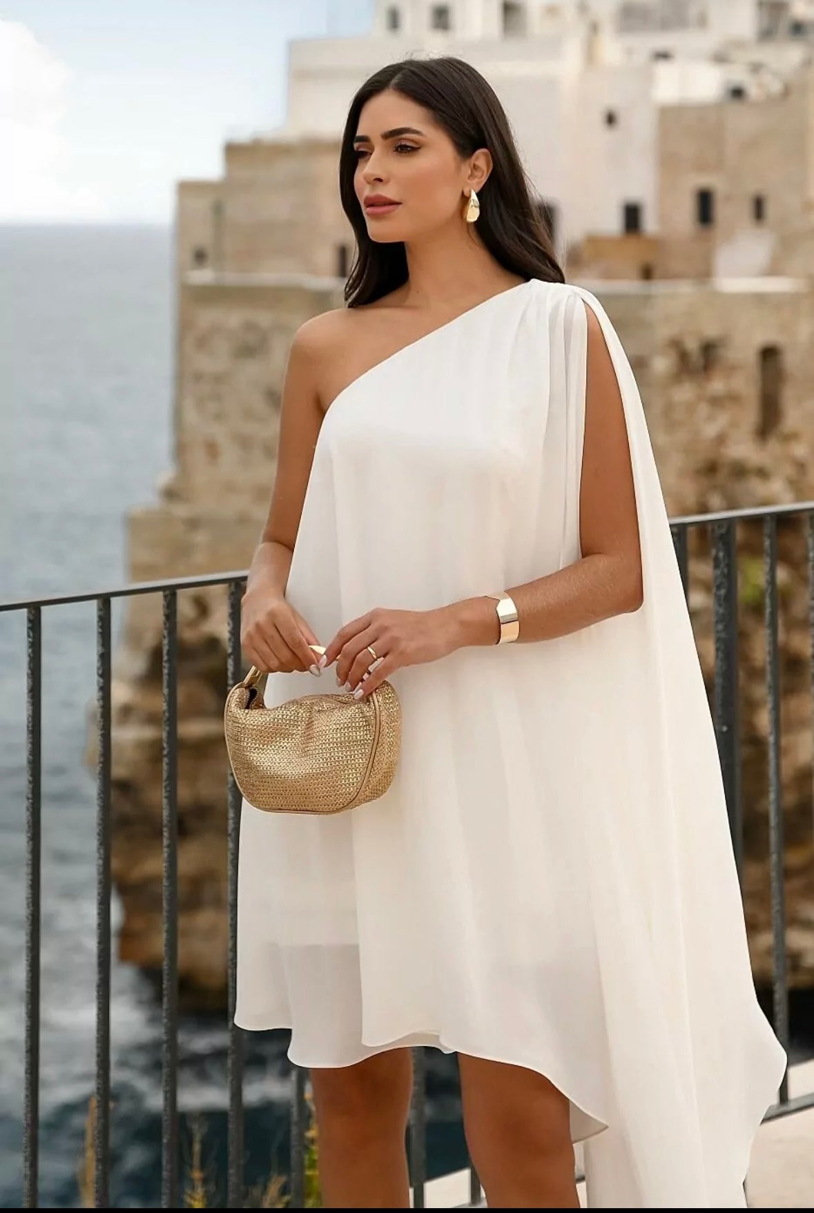 Vestido Um Ombro Só Assimétrico com Faixa para Amarração